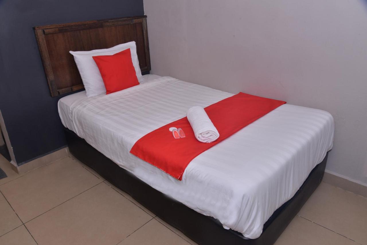 Nice Stay Hotel Raub Kültér fotó