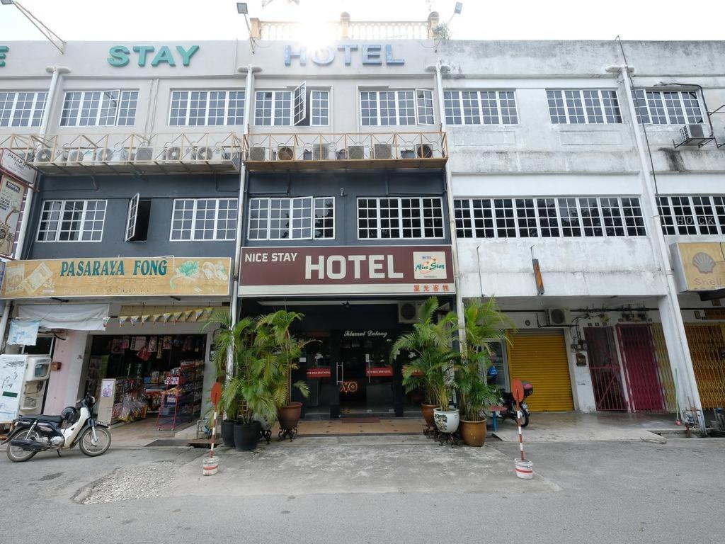 Nice Stay Hotel Raub Kültér fotó